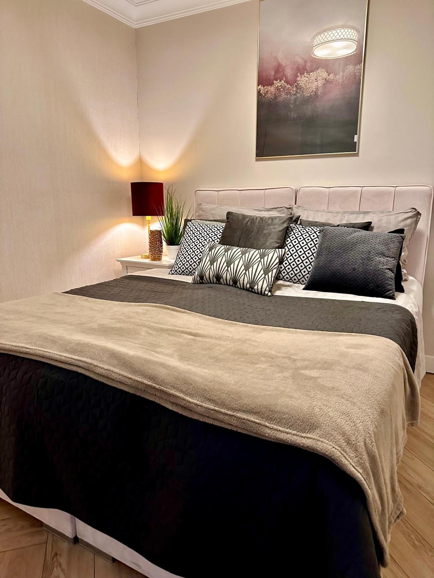 Apartamenty Kielce- Apartament Saphire Przy Zalew Kielecki, Faktura, Parking, Centrum Ngoại thất bức ảnh